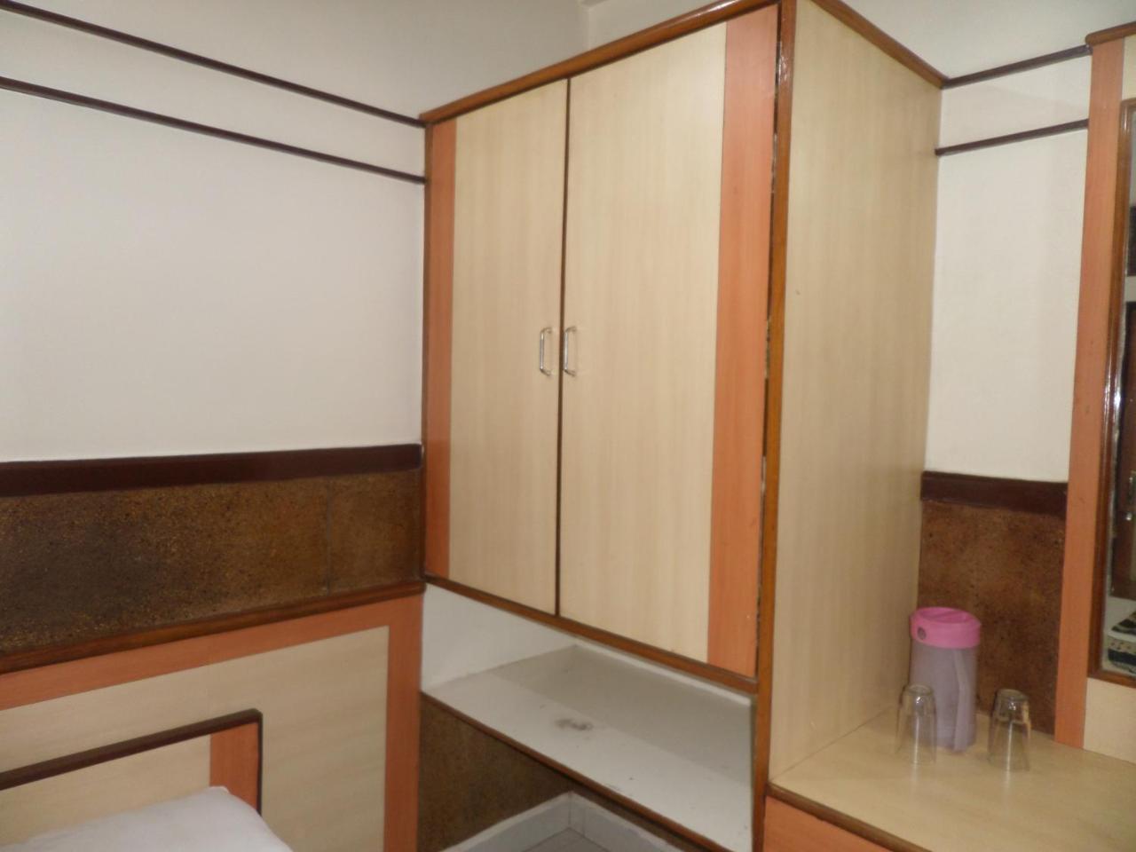 Hotel Padma Nashik Exteriör bild